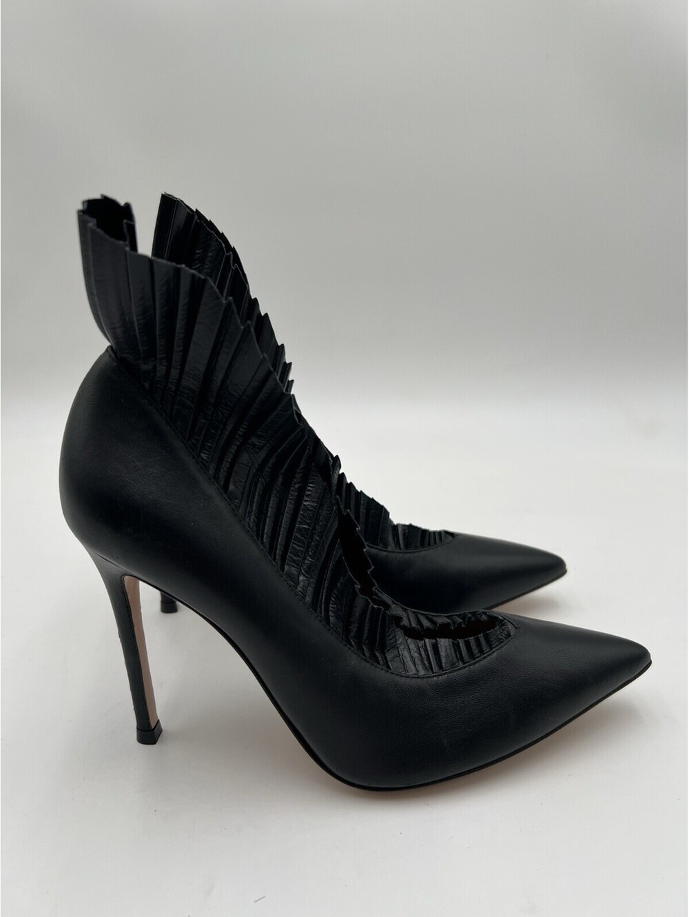 Gianvito Rossi Divine 105 ruffled tulle Black Leather Point Toe Heels Size 36.5